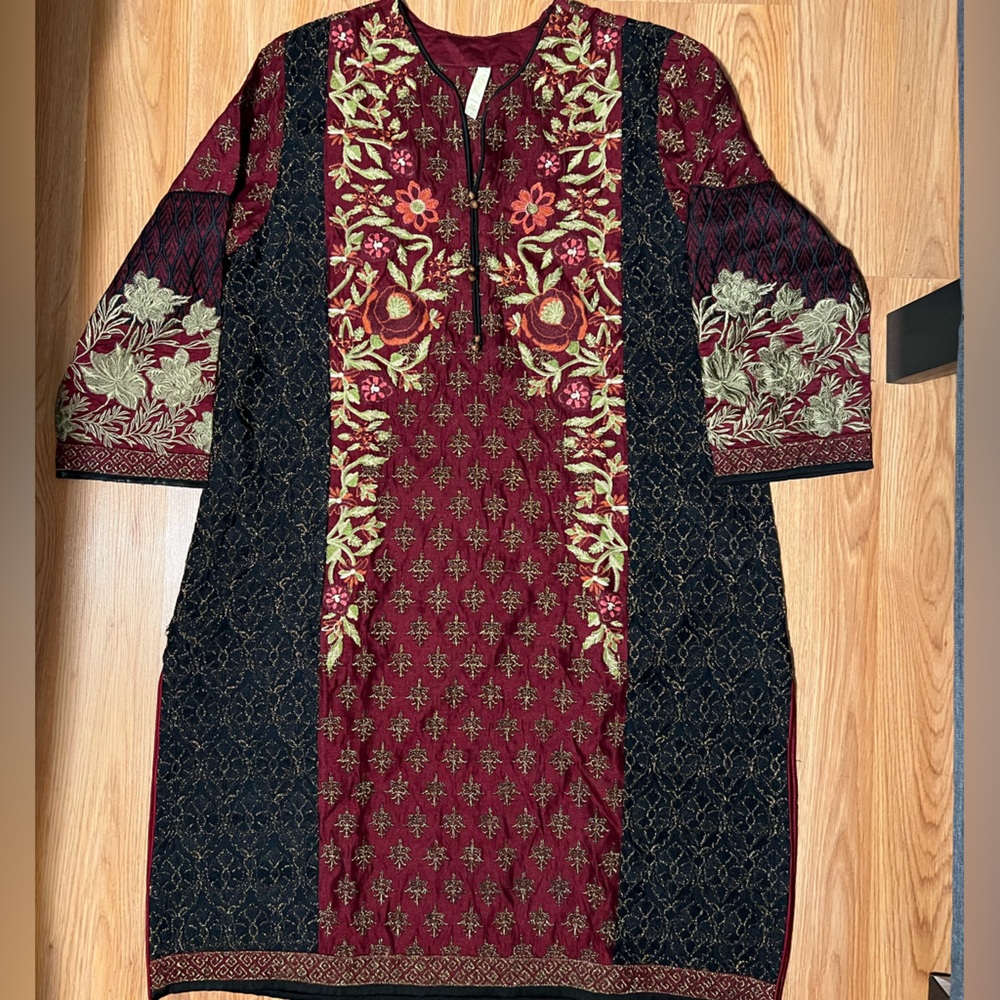 Pakistani/Indian embroidered kurti